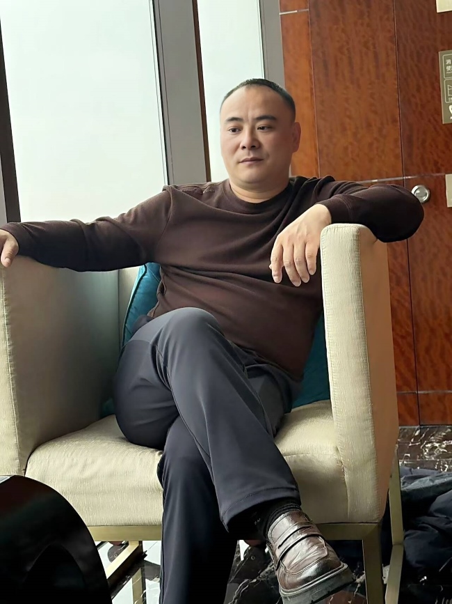 ��������